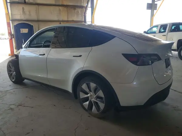 7SAYGDEEXPA093048 2023 TESLA MODEL Y - Image 2