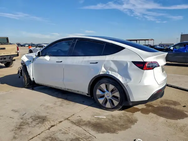 7SAYGDEEXPA094197 2023 TESLA MODEL Y - Image 2