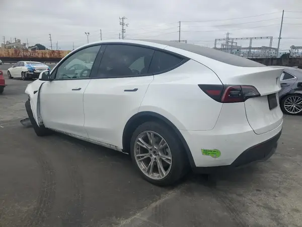 7SAYGDEEXPA094412 2023 TESLA MODEL Y - Image 2