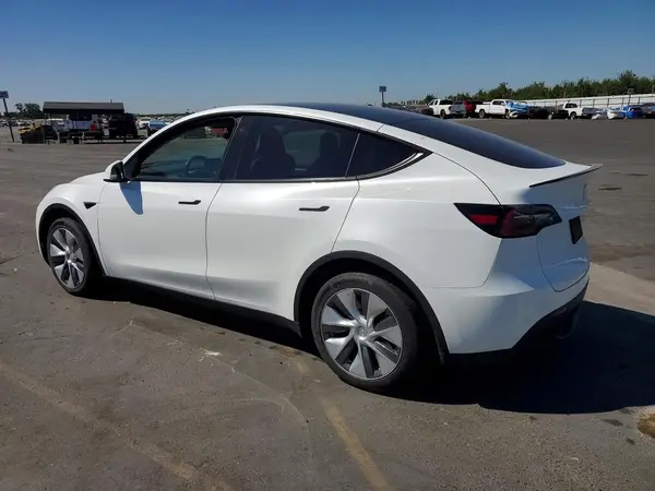 7SAYGDEEXPA094443 2023 TESLA MODEL Y - Image 2