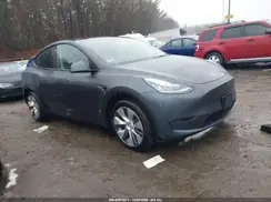 7SAYGDEEXPA100046 2023 TESLA MODEL Y