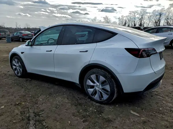 7SAYGDEEXPA109510 2023 TESLA MODEL Y - Image 2