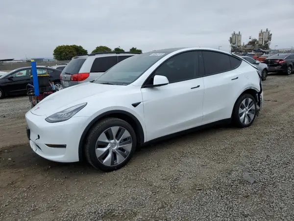7SAYGDEEXPA111029 2023 TESLA MODEL Y - Image 1
