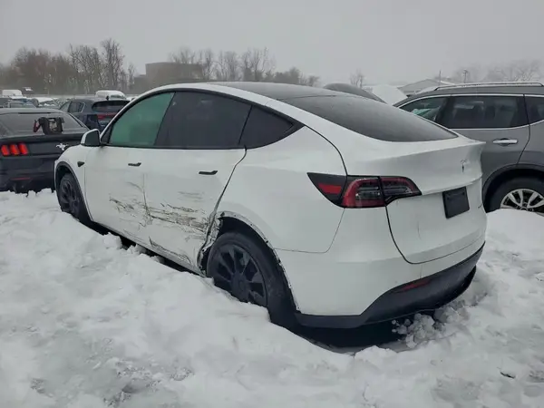 7SAYGDEEXPA118949 2023 TESLA MODEL Y - Image 2