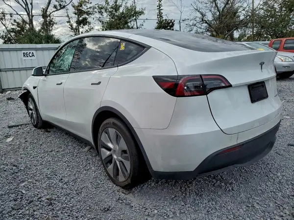 7SAYGDEEXPA125769 2023 TESLA MODEL Y - Image 2