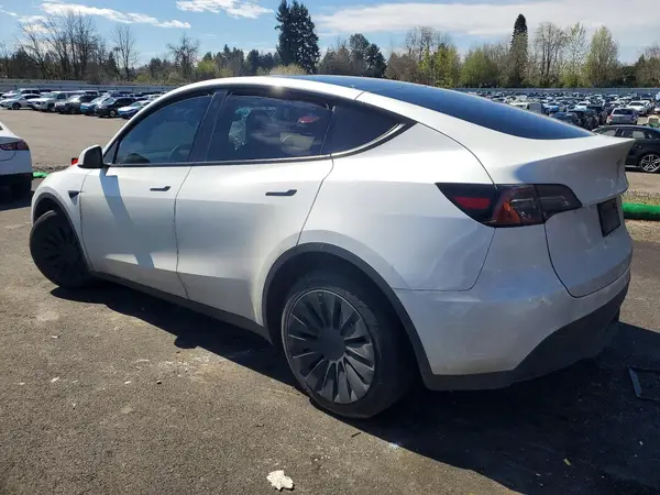 7SAYGDEEXPA131071 2023 TESLA MODEL Y - Image 2
