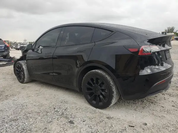 7SAYGDEEXPA135587 2023 TESLA MODEL Y - Image 2