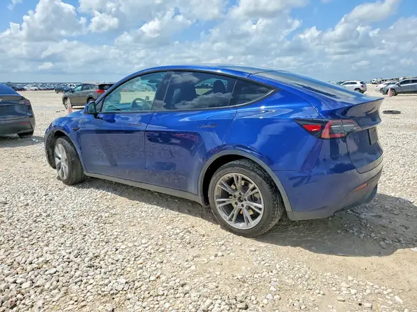 7SAYGDEEXPA136867 2023 TESLA MODEL Y - Image 2