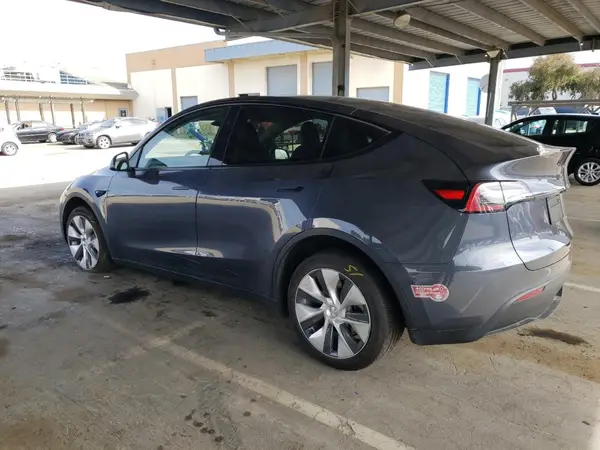 7SAYGDEEXPA137582 2023 TESLA MODEL Y - Image 2