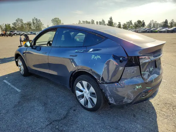 7SAYGDEEXPA137873 2023 TESLA MODEL Y - Image 2