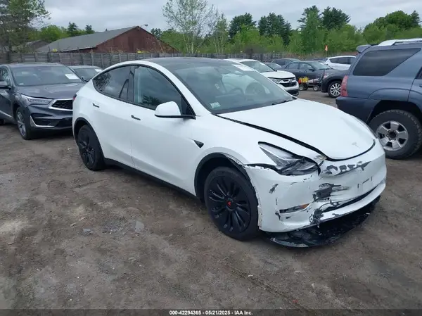 7SAYGDEEXPA139493 2023 TESLA MODEL Y - Image 1