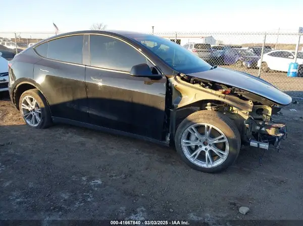 7SAYGDEEXPA142278 2023 TESLA MODEL Y - Image 1