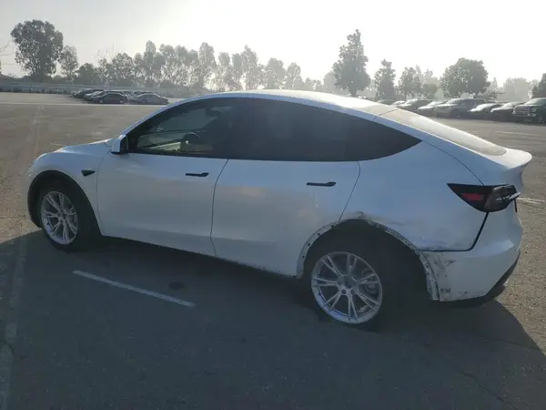 7SAYGDEEXPA152356 2023 TESLA MODEL Y - Image 2