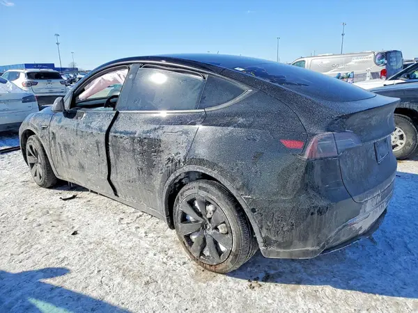 7SAYGDEEXPA155029 2023 TESLA MODEL Y - Image 2