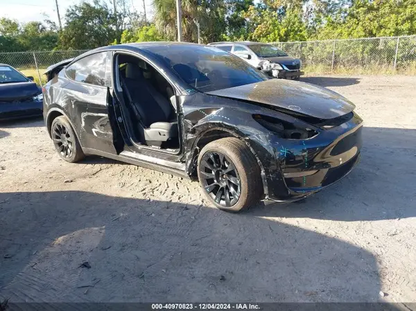 7SAYGDEEXPA157184 2023 TESLA MODEL Y - Image 1