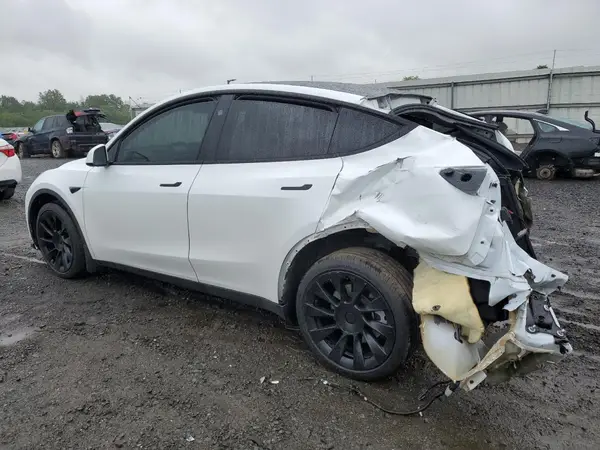 7SAYGDEEXPA158674 2023 TESLA MODEL Y - Image 2