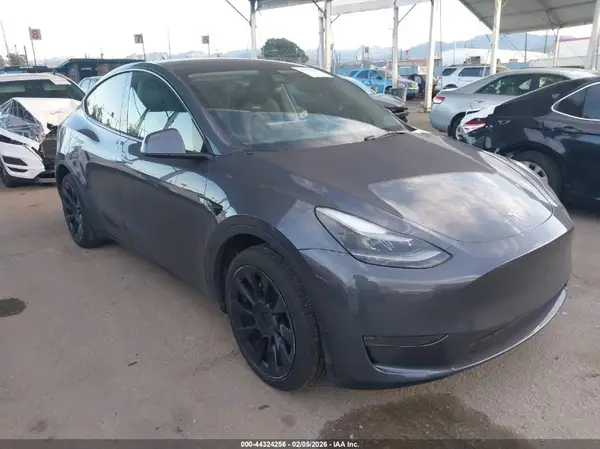 7SAYGDEEXPA167150 2023 TESLA MODEL Y - Image 1