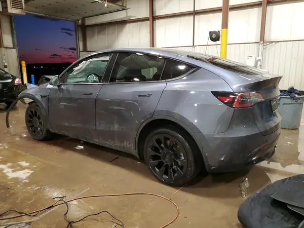 7SAYGDEEXPA169092 2023 TESLA MODEL Y - Image 2