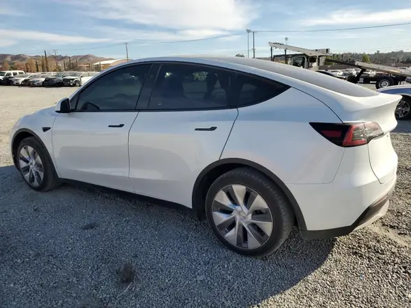 7SAYGDEEXPA173868 2023 TESLA MODEL Y - Image 2