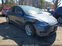 7SAYGDEEXPA175104 2023 TESLA MODEL Y