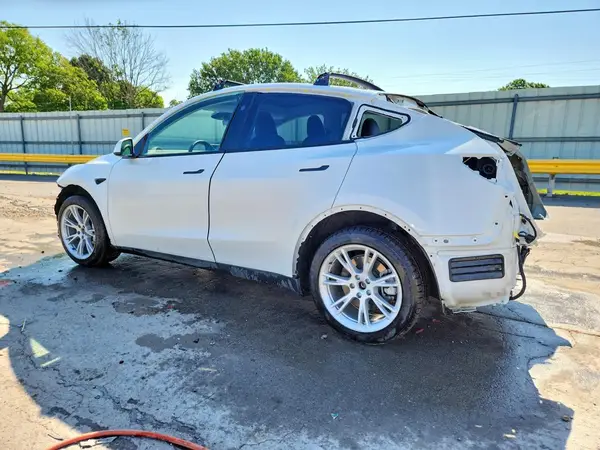 7SAYGDEEXPA176575 2023 TESLA MODEL Y - Image 2