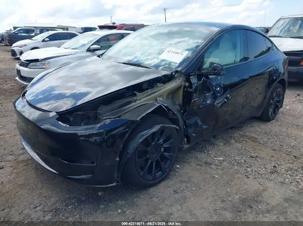 7SAYGDEEXPA177645 2023 TESLA MODEL Y - Image 2