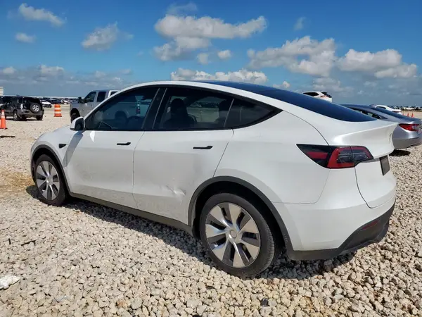 7SAYGDEEXPA178732 2023 TESLA MODEL Y - Image 2