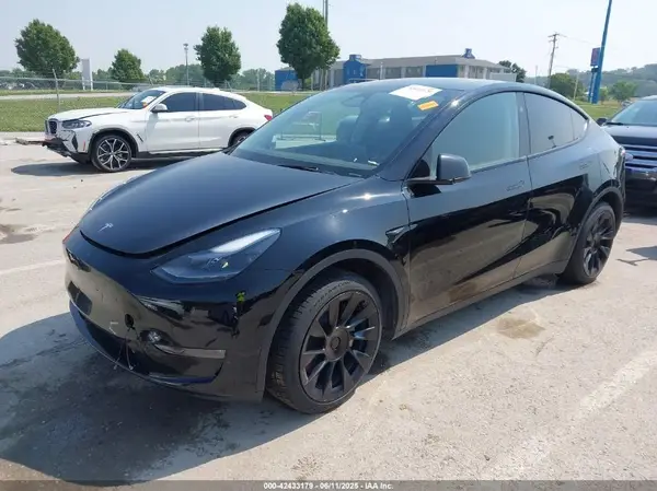 7SAYGDEEXPA179735 2023 TESLA MODEL Y - Image 2