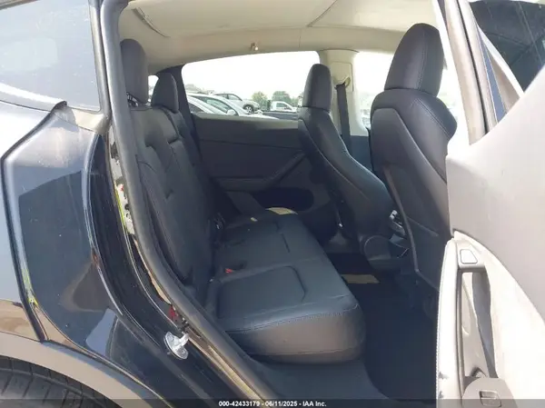 7SAYGDEEXPA179735 2023 TESLA MODEL Y - Image 8