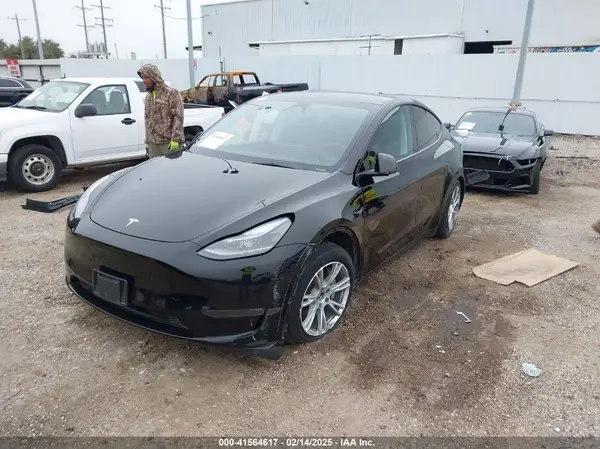 7SAYGDEEXPA181114 2023 TESLA MODEL Y - Image 2