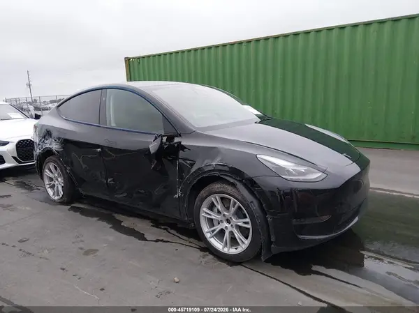 7SAYGDEEXPA181548 2023 TESLA MODEL Y - Image 1