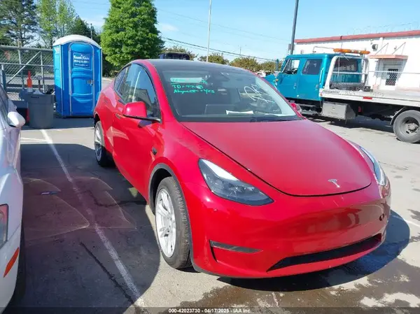 7SAYGDEEXPA182702 2023 TESLA MODEL Y - Image 1
