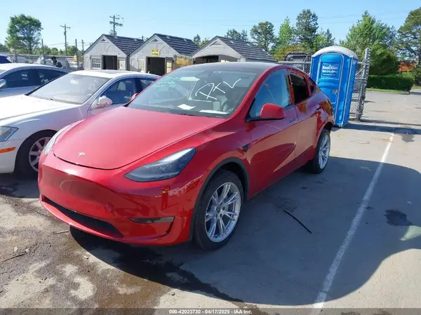 7SAYGDEEXPA182702 2023 TESLA MODEL Y - Image 2