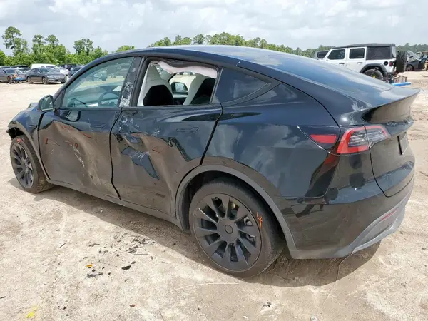 7SAYGDEEXPA187477 2023 TESLA MODEL Y - Image 2