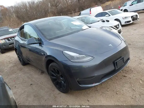 7SAYGDEEXPA193229 2023 TESLA MODEL Y - Image 1