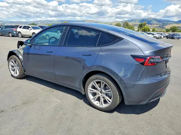 7SAYGDEEXPA194719 2023 TESLA MODEL Y - Image 2