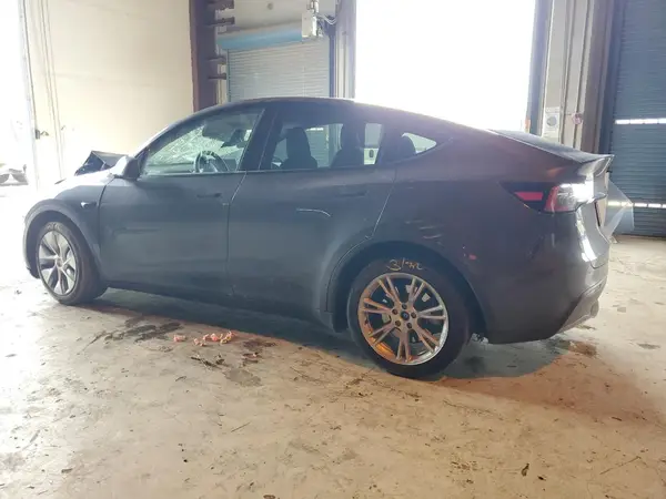 7SAYGDEEXPA195157 2023 TESLA MODEL Y - Image 2