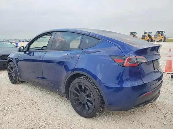 7SAYGDEEXPA196485 2023 TESLA MODEL Y - Image 2