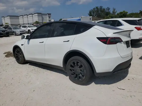 7SAYGDEEXPA197958 2023 TESLA MODEL Y - Image 2