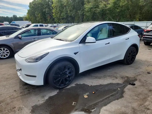 7SAYGDEEXPA199418 2023 TESLA MODEL Y - Image 1