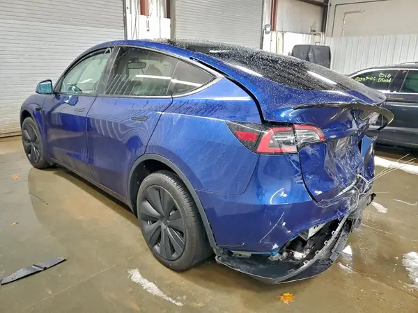 7SAYGDEEXPA202530 2023 TESLA MODEL Y - Image 2