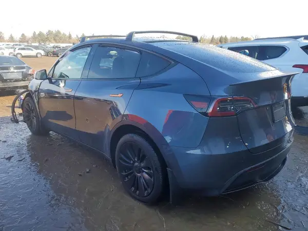 7SAYGDEEXPA203127 2023 TESLA MODEL Y - Image 2