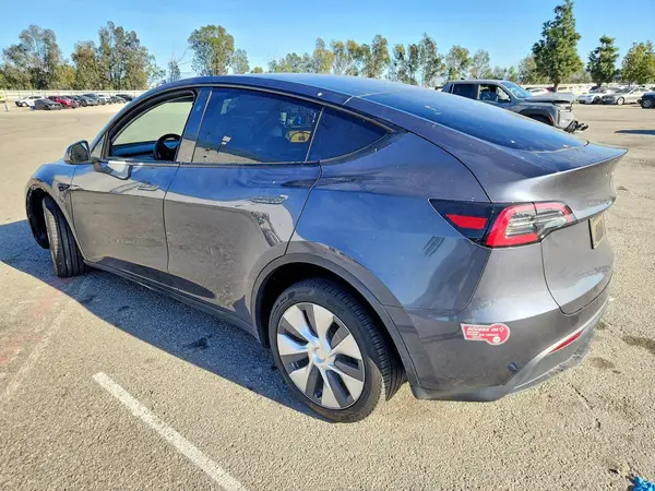 7SAYGDEEXPA211681 2023 TESLA MODEL Y - Image 2