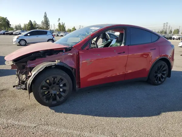 7SAYGDEEXPF585775 2023 TESLA MODEL Y - Image 1