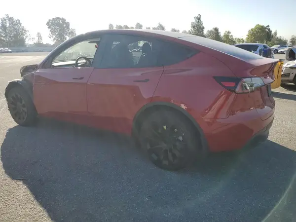 7SAYGDEEXPF585775 2023 TESLA MODEL Y - Image 2