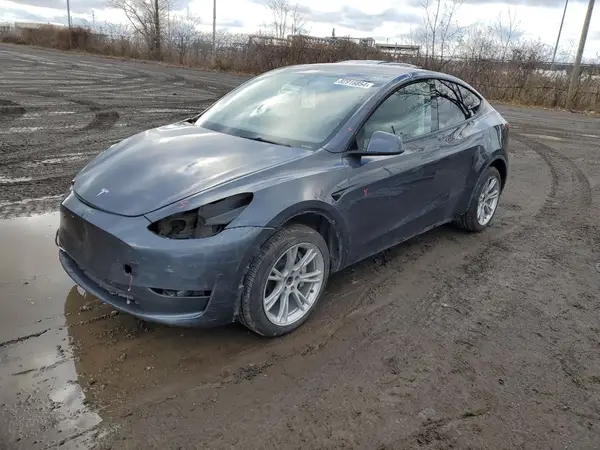 7SAYGDEEXPF595660 2023 TESLA MODEL Y - Image 1