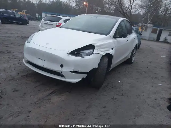 7SAYGDEEXPF596114 2023 TESLA MODEL Y - Image 2