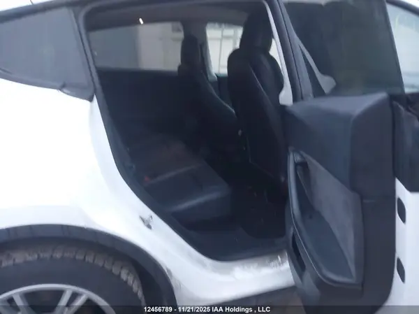 7SAYGDEEXPF596114 2023 TESLA MODEL Y - Image 8