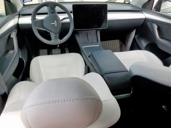 7SAYGDEEXPF606477 2023 TESLA MODEL Y - Image 8