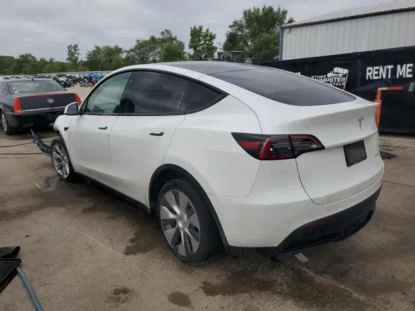 7SAYGDEEXPF613445 2023 TESLA MODEL Y - Image 2
